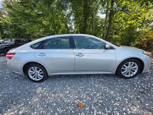 Used 2014 Toyota Avalon XLE FWD image 4