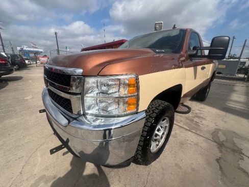 Used 2014 Chevrolet Silverado 2500 W/T AWD/4WD image 1