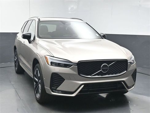 Used 2026 Volvo XC60 B5 Plus w/ Protection Package Premier image 2