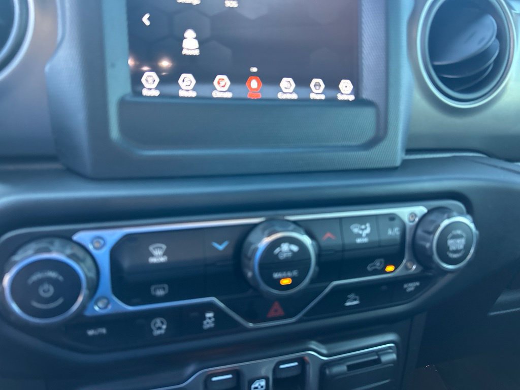 Used 2022 Jeep Gladiator Sport AWD/4WD image 38