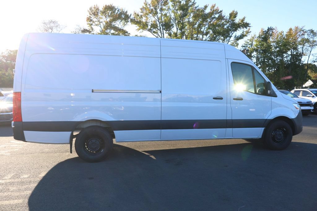 Used 2025 Mercedes-Benz Sprinter 2500 image 6