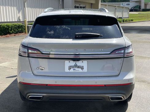 Used 2022 Lincoln Nautilus Reserve FWD image 4