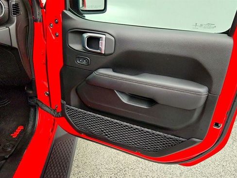 Used 2020 Jeep Gladiator Overland w/ Uconnect 4C Nav & Sound Group AWD/4WD image 26