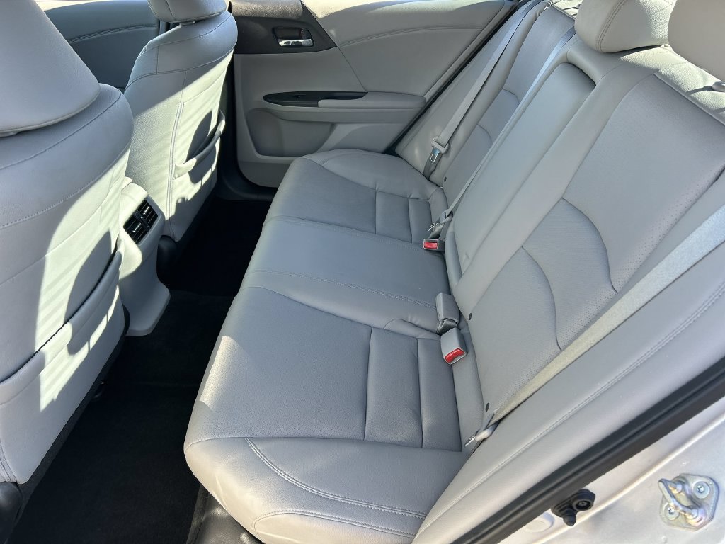 Used 2015 Honda Accord EX-L image 25