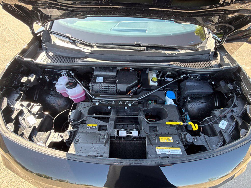 Certified 2025 Volkswagen ID.4 Pro AWD/4WD image 26