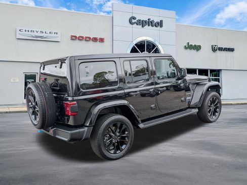 Certified 2023 Jeep Wrangler Unlimited Sahara w/ Cold Weather Group AWD/4WD image 3