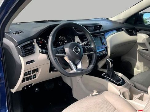 Certified 2020 Nissan Rogue Sport SV FWD image 17