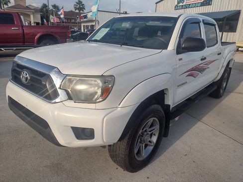 Used 2014 Toyota Tacoma PreRunner image 3