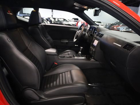 Used 2014 Dodge Challenger R/T Plus image 32