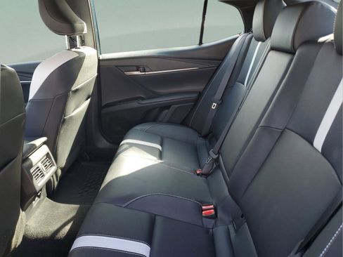 Used 2025 Toyota Camry SE image 10