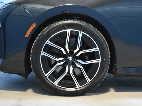 Certified 2024 BMW i7 xDrive60 image 18