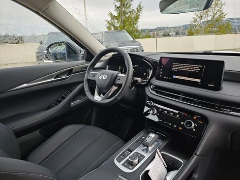 New 2026 INFINITI QX60 Luxe w/ Family Package image 18