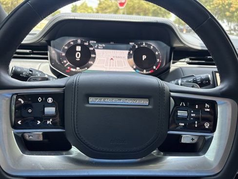 Used 2025 Land Rover Range Rover Long Wheelbase Autobiography AWD/4WD image 32