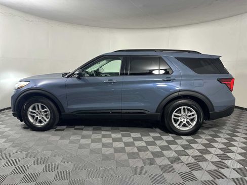 Used 2026 Ford Explorer Active w/ Active Comfort Package RWD image 4
