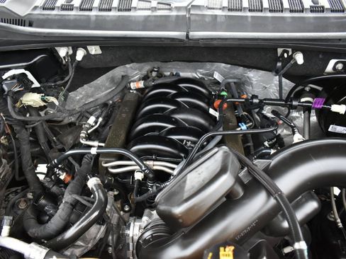 Used 2018 Ford F150 Lariat w/ Equipment Group 502A Luxury AWD/4WD image 51