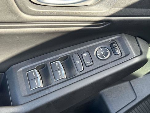 Used 2023 Honda Accord EX image 17