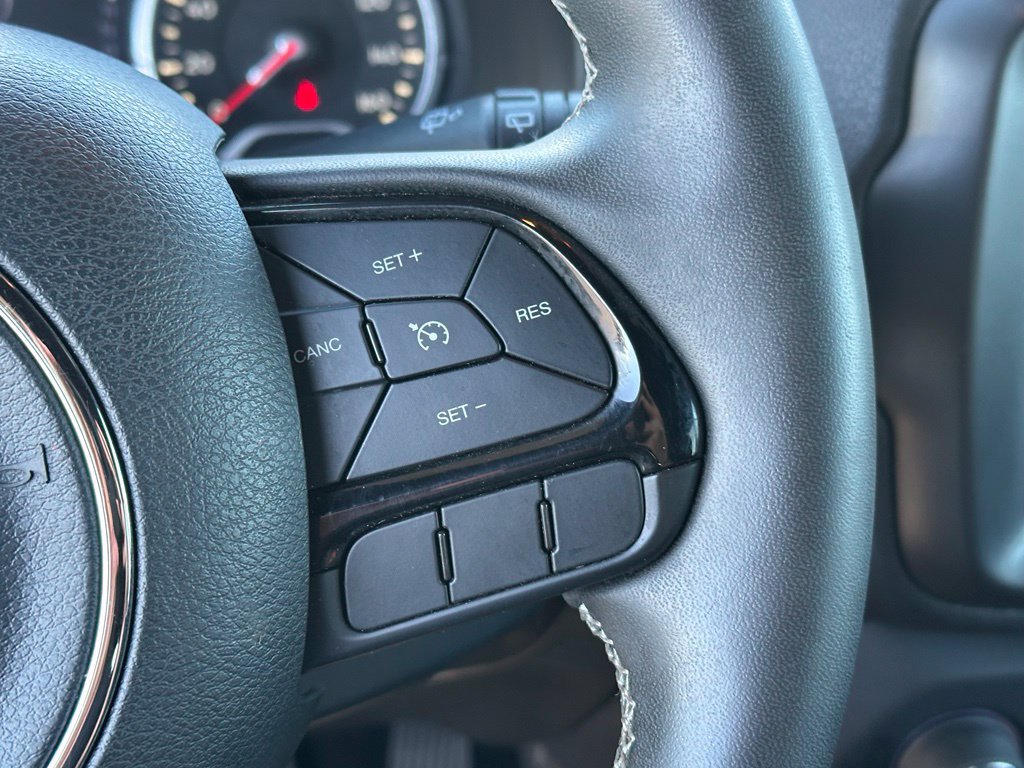 Used 2021 Jeep Renegade Latitude AWD/4WD image 28