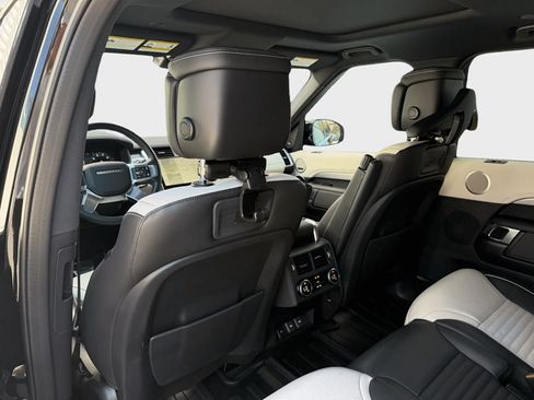 Used 2024 Land Rover Discovery Dynamic SE AWD/4WD image 25