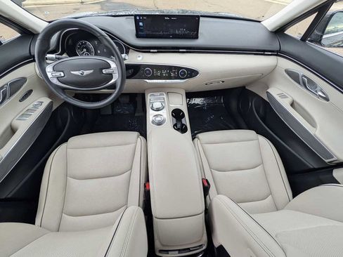 Used 2022 Genesis GV70 2.5T w/ Advanced Package image 9