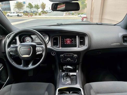 Used 2015 Dodge Charger SE RWD image 15