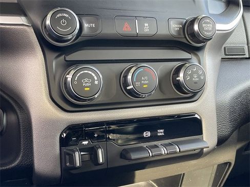 Used 2024 RAM 2500 Big Horn image 19