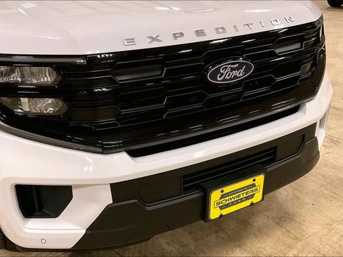 Certified 2025 Ford Expedition Active AWD/4WD image 30