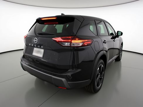 Used 2025 Nissan Rogue SV image 9
