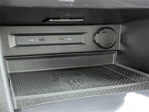 Certified 2024 Volkswagen Tiguan SE R-Line image 24