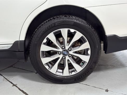 Used 2019 Subaru Outback 3.6R Touring image 23
