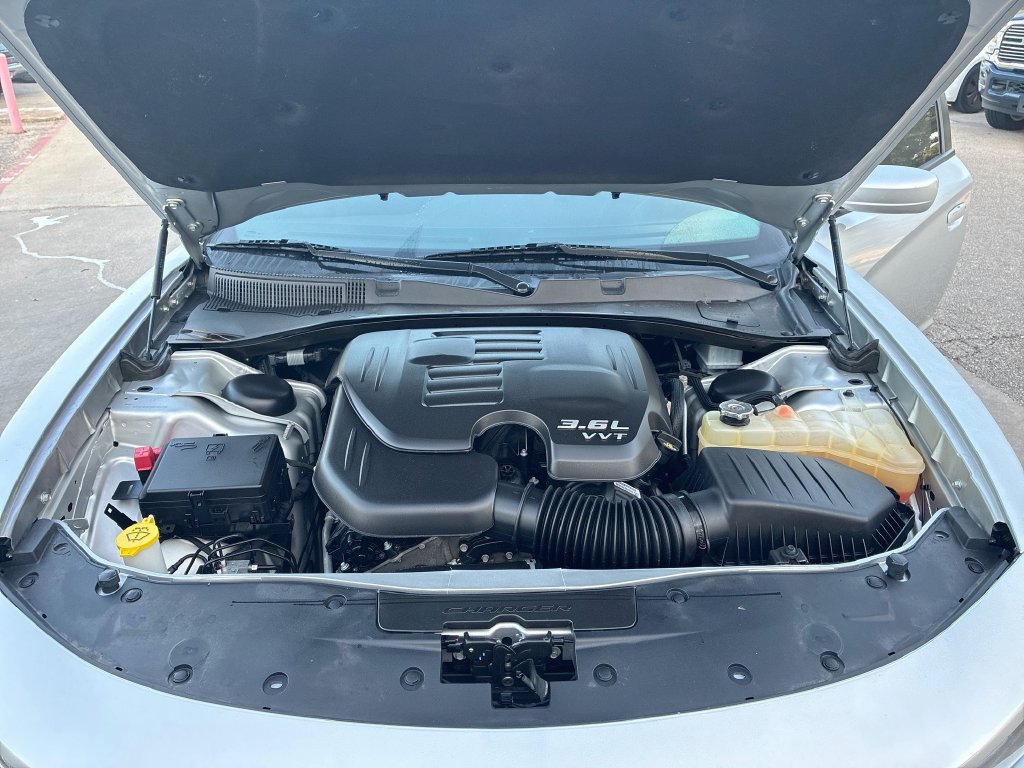 Used 2022 Dodge Charger SXT RWD image 27