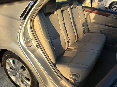 Used 2011 Toyota Avalon image 27
