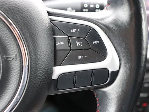 Used 2017 Jeep Compass Trailhawk image 29