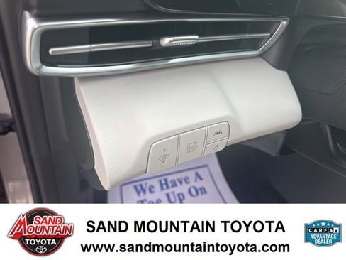 Used 2023 Hyundai Elantra Limited FWD image 14