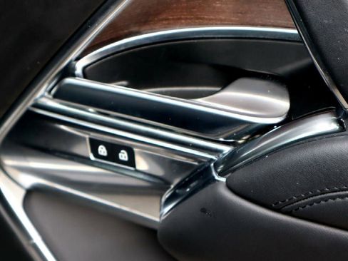 Used 2023 Land Rover Range Rover SE image 30