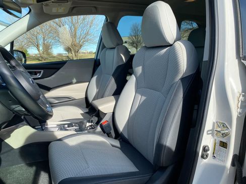 Used 2021 Subaru Forester Premium image 2