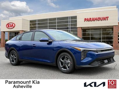 New 2025 Kia K4 LXS