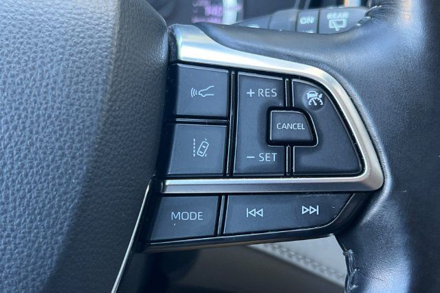 Used 2021 Toyota Highlander LE FWD image 29