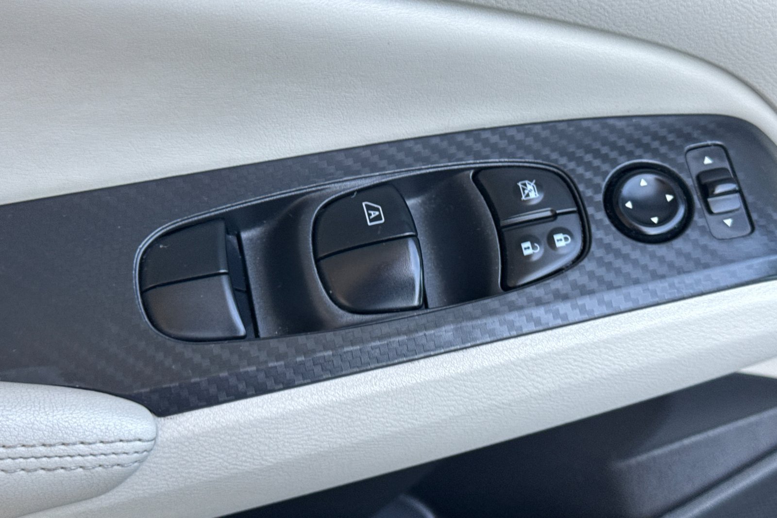 Certified 2025 Nissan Altima 2.5 SV FWD image 14