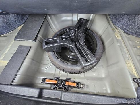 Used 2019 Nissan Sentra SR FWD image 28