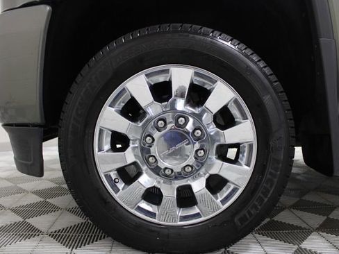 Used 2017 GMC Sierra 2500 Denali w/ Duramax Plus Package AWD/4WD image 48