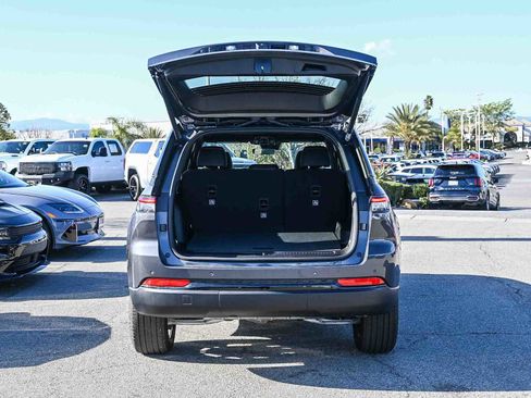 New 2025 Jeep Grand Cherokee Limited image 8