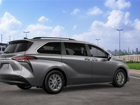 New 2026 Toyota Sienna XLE image 11