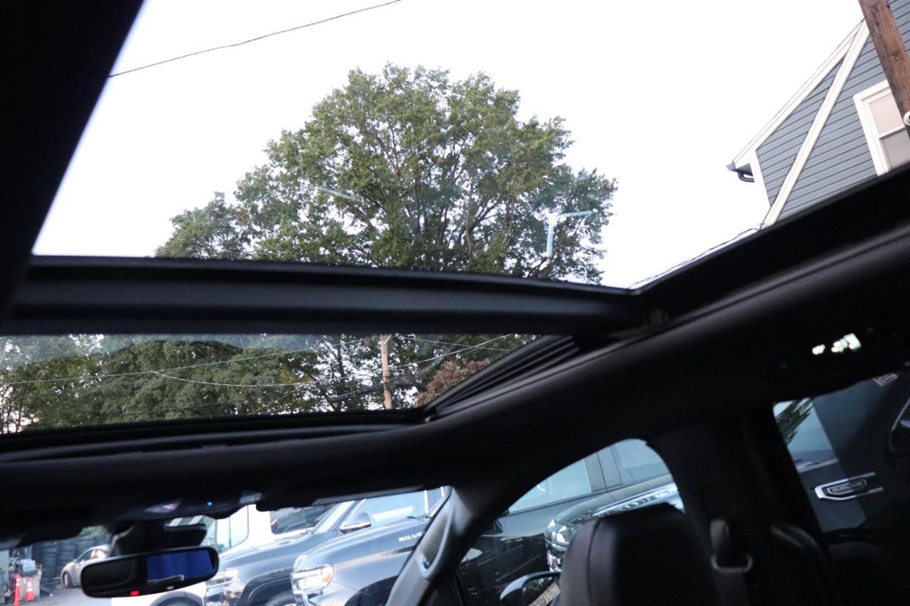Used 2025 Chrysler Pacifica Limited FWD image 23