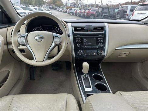 Used 2014 Nissan Altima 2.5 S w/ Display Audio Package image 11