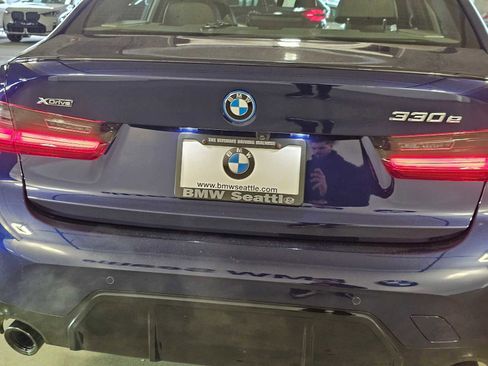 Used 2024 BMW 330e xDrive w/ Premium Package AWD/4WD image 7