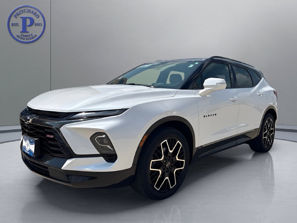 Used 2023 Chevrolet Blazer RS w/ Driver Confidence II Package AWD/4WD image 3