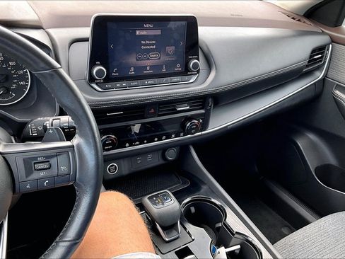 Used 2022 Nissan Rogue S AWD/4WD image 6