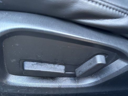 Used 2019 MAZDA CX-5 Touring image 10