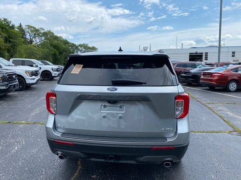 Used 2024 Ford Explorer XLT w/ Equipment Group 202A AWD/4WD image 4