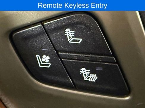 Used 2017 Chevrolet Silverado 1500 High Country image 22